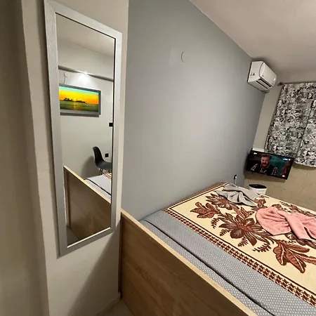 Jordans 12 Apartament Saloniki