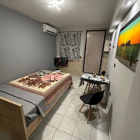 Jordans 12 Apartament Saloniki